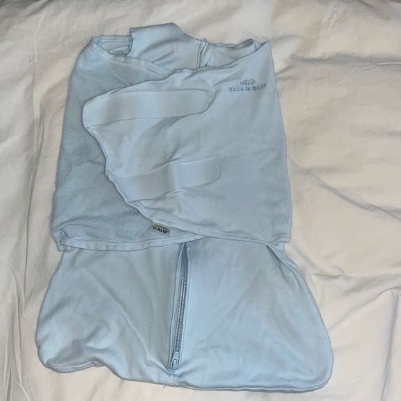 Halo Swaddle - Picture 1 of 3